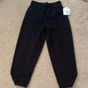 NEW BEYOND YOGA SWEATS SIZE XS